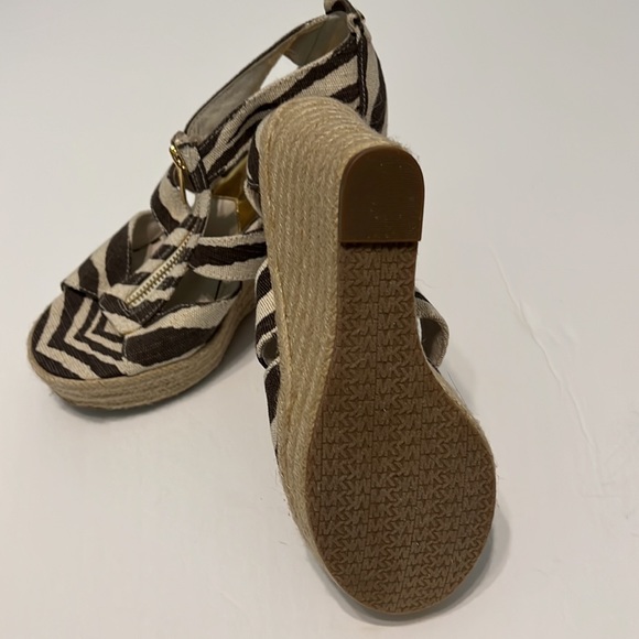 Michael Kors canvas wedge size 6 - Picture 4 of 4